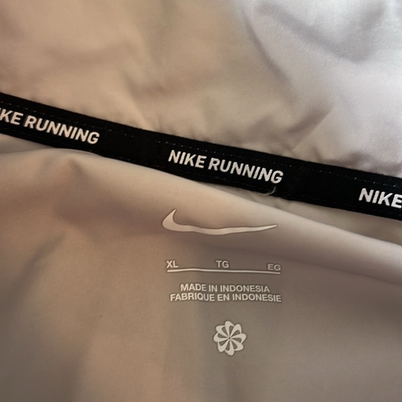 Nike running jacket - Picture 3 of 4